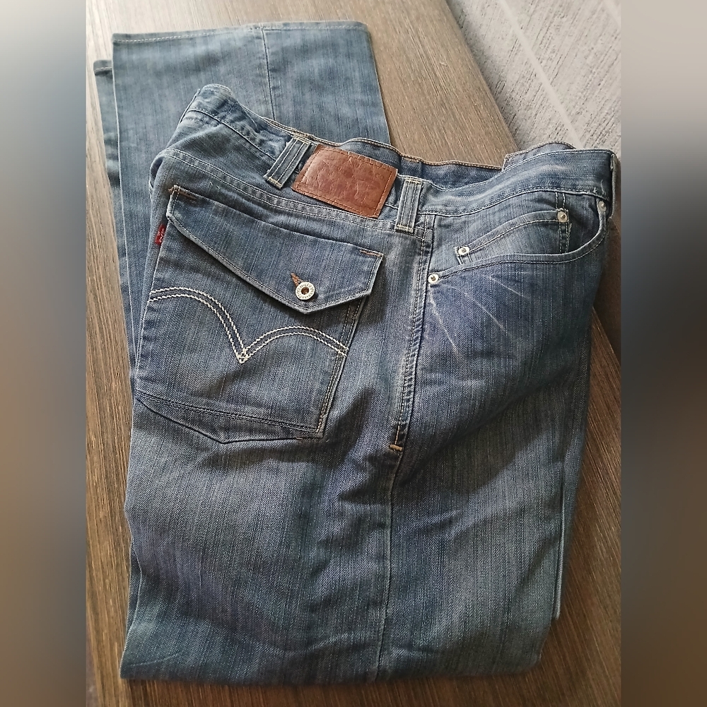 Levi's Vintage Bootcut Lowrise 527 Jeans. Men's 38Wx30L.  FF#326